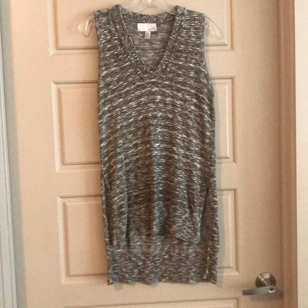 Green/cream high-low tunic